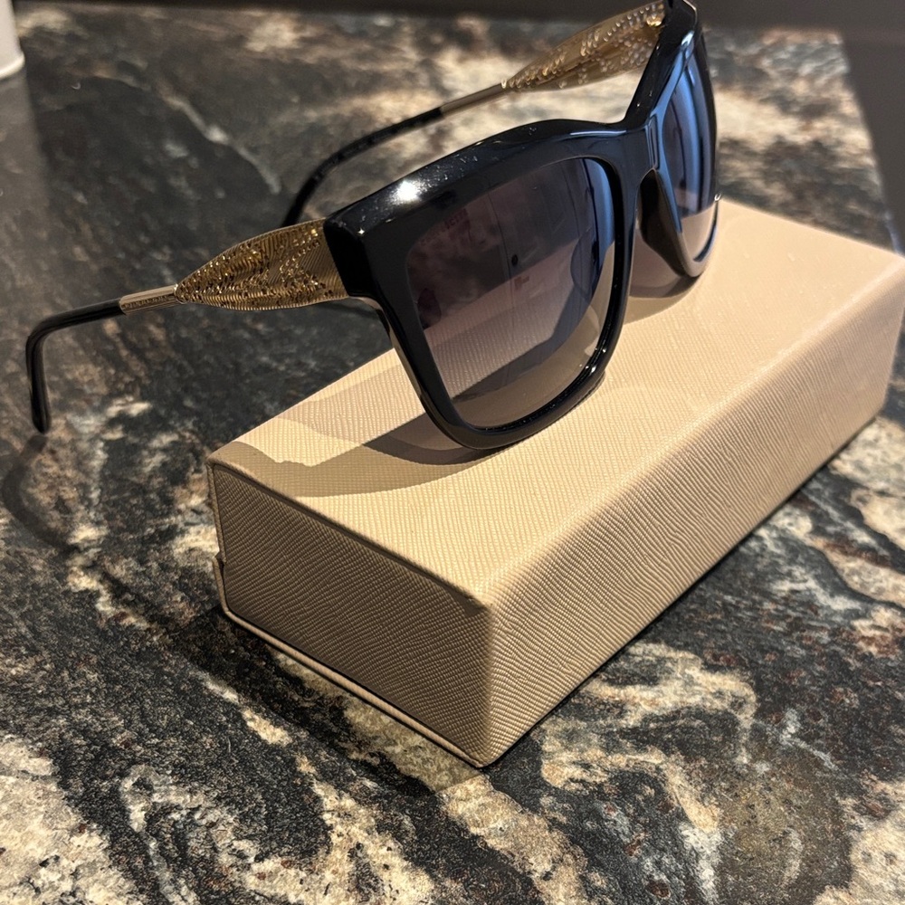 Burberry Rectangular Sunglasses B4207 3001-8G Black/Gold 56mm 4207
